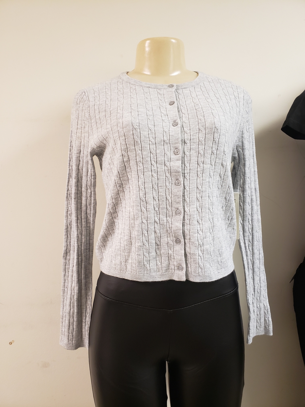 Classic Cable Knit Button-Front Sweater Cardigan - Light Gray
